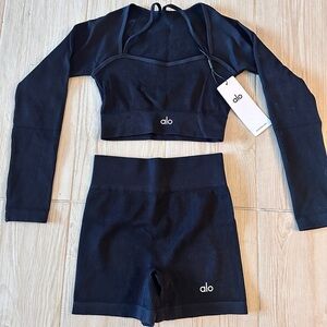 Alo Yoga Black Ribbed Workout Set Long Sleeve Top & Shorts Size Small New